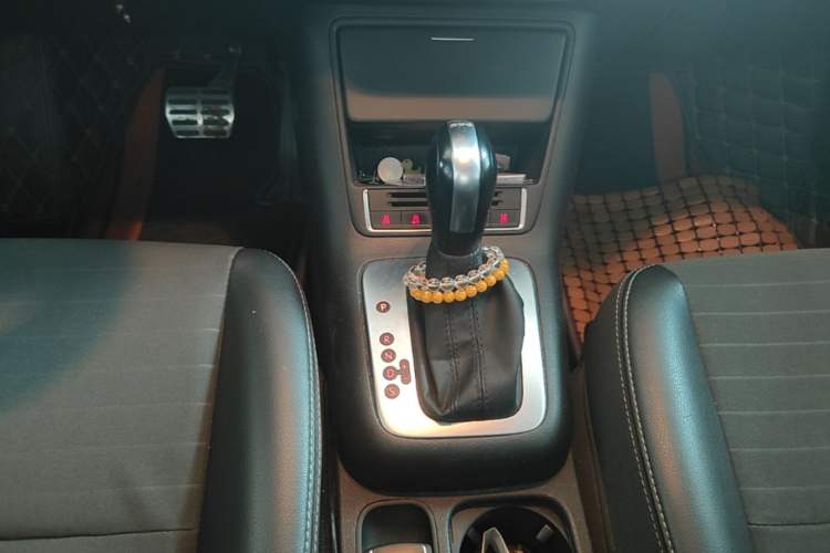 Used Volkswagen Tiguan 2016 280TSI Automatic Two-Wheel-Drive Silk Road Style Edition Gear Lever
