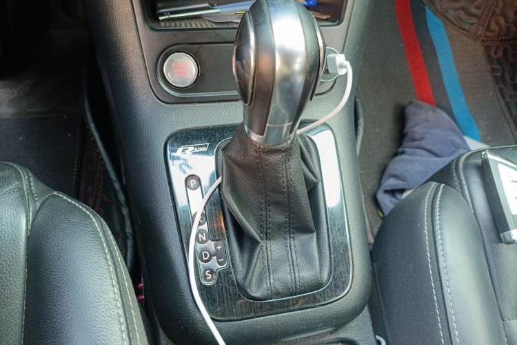 Used Volkswagen Tiguan 2016 300TSI Automatic Two-Wheel Drive Comfort Edition Gear Lever