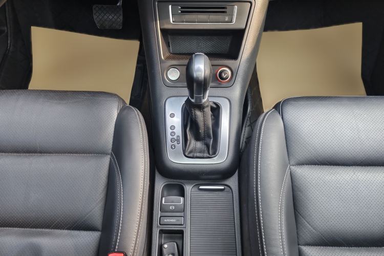 Used Volkswagen Tiguan 2016 300TSI Automatic Two-Wheel Drive Luxury Edition Gear Lever