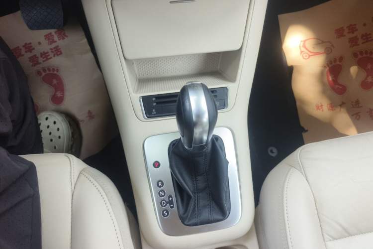 Used Volkswagen Tiguan 2016 300TSI Automatic Two-Wheel Drive Comfort Edition Gear Lever