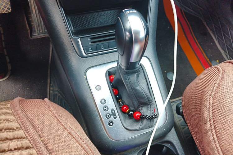 Used Volkswagen Tiguan 2016 280TSI Automatic Two-Wheel-Drive Silk Road Style Edition Gear Lever