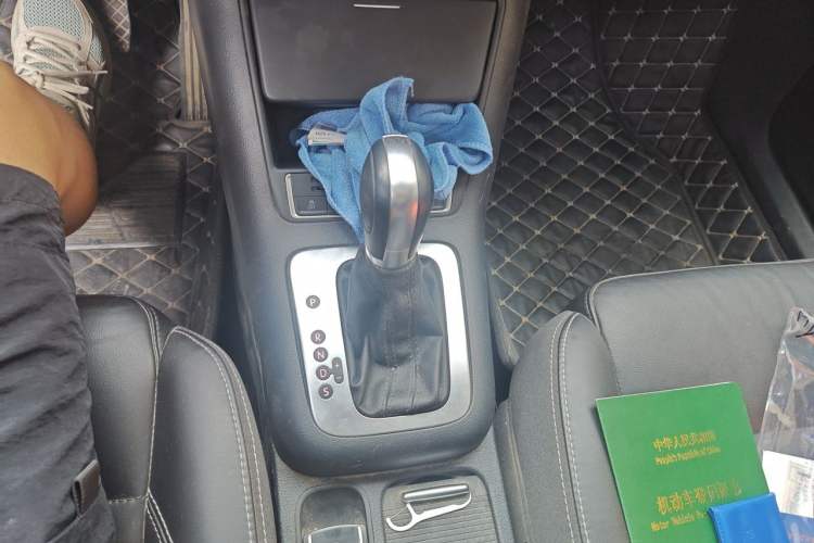 Used Volkswagen Tiguan 2016 300TSI Automatic Two-Wheel Drive Comfort Edition Gear Lever