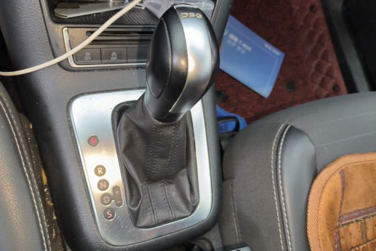 Used Volkswagen Tiguan 2016 280TSI Automatic Two-Wheel-Drive Silk Road Style Edition Gear Lever
