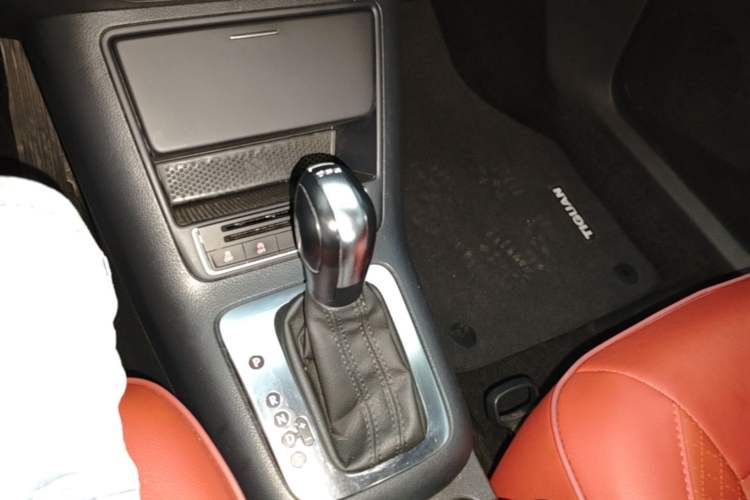 Used Volkswagen Tiguan 2016 280TSI Automatic Two-Wheel-Drive Silk Road Style Edition Gear Lever