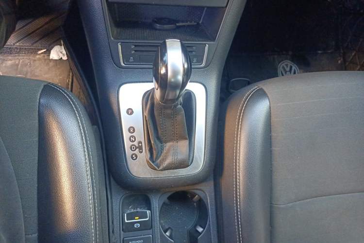 Used Volkswagen Tiguan 2016 300TSI Automatic Two-Wheel Drive Trend Edition Gear Lever