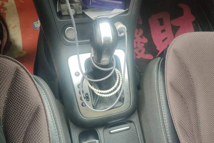 Used Volkswagen Tiguan 2016 300TSI Automatic All-Wheel Drive Luxury Edition Gear Lever