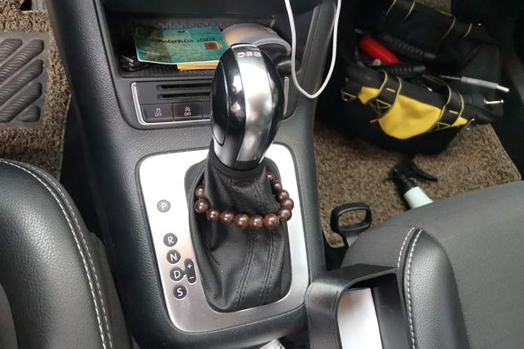 Used Volkswagen Tiguan 2016 280TSI Automatic Two-Wheel-Drive Silk Road Style Edition Gear Lever