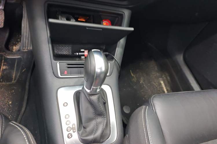 Used Volkswagen Tiguan 2016 300TSI Automatic Two-Wheel Drive Comfort Edition Gear Lever