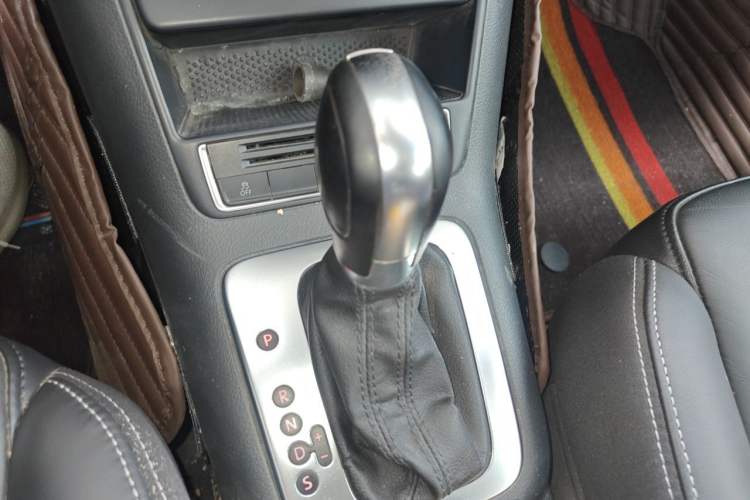 Used Volkswagen Tiguan 2016 300TSI Automatic Two-Wheel Drive Comfort Edition Gear Lever