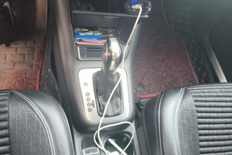 Used Volkswagen Tiguan 2016 300TSI Automatic Two-Wheel Drive Trend Edition Gear Lever
