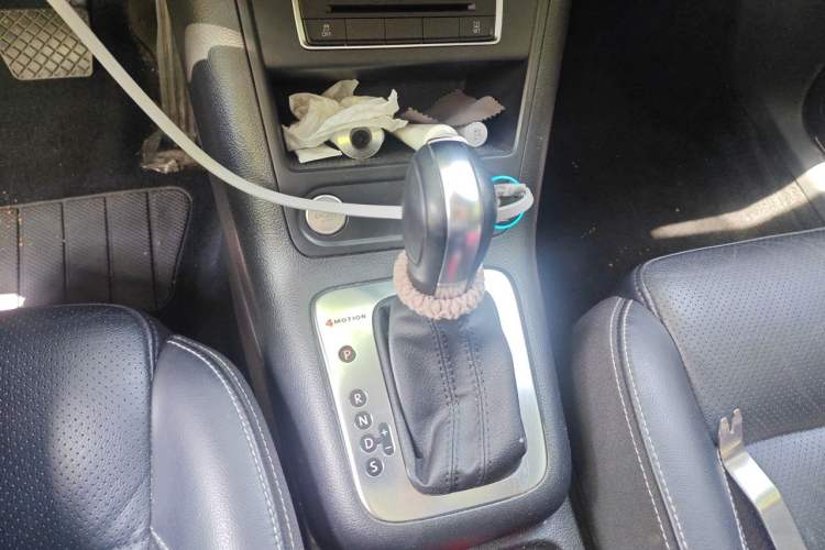 Used Volkswagen Tiguan 2016 300TSI Automatic All-Wheel Drive Luxury Edition Gear Lever