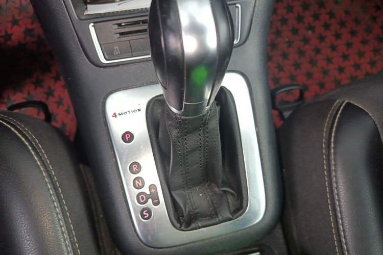 Used Volkswagen Tiguan 2016 300TSI Automatic All-Wheel Drive Fashion Vision Edition Gear Lever