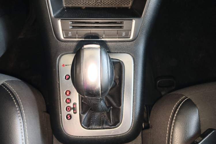 Used Volkswagen Tiguan 2016 300TSI Automatic All-Wheel Drive Fashion Vision Edition Gear Lever