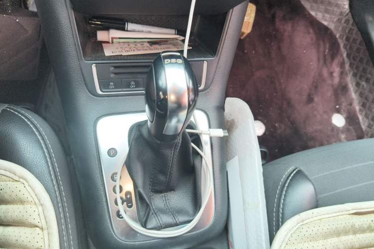 Used Volkswagen Tiguan 2016 280TSI Automatic Two-Wheel-Drive Silk Road Style Edition Gear Lever