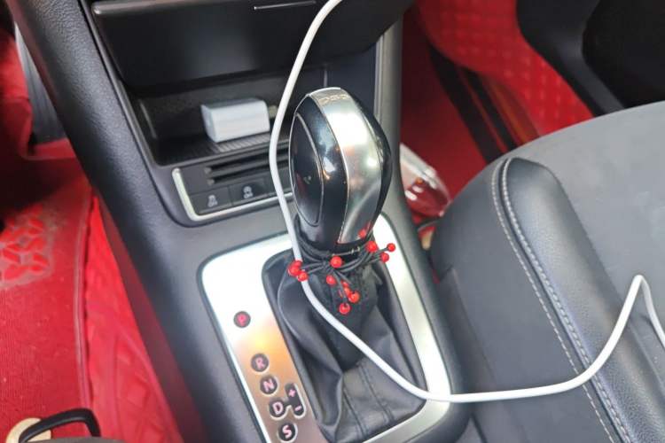 Used Volkswagen Tiguan 2016 280TSI Automatic Two-Wheel-Drive Silk Road Style Edition Gear Lever