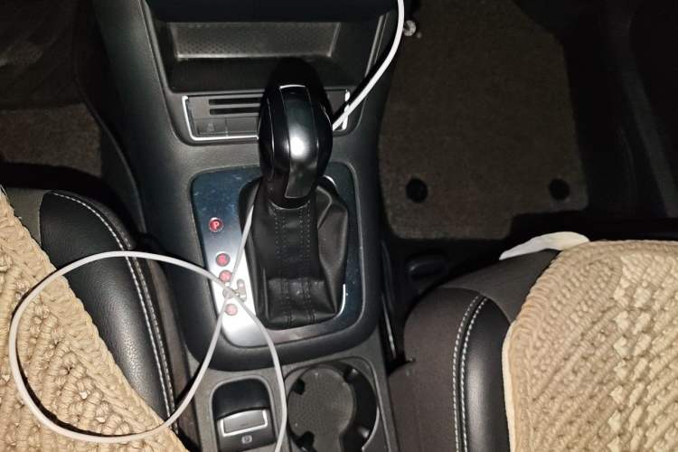Used Volkswagen Tiguan 2016 300TSI Automatic Two-Wheel Drive Trend Edition Gear Lever