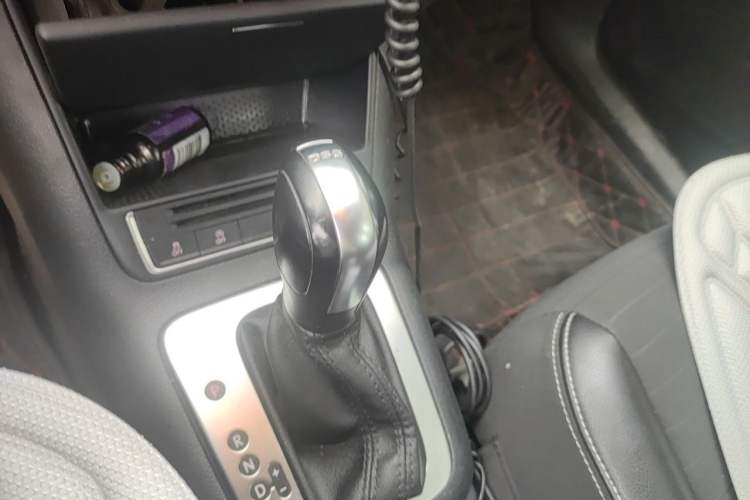 Used Volkswagen Tiguan 2016 280TSI Automatic Two-Wheel-Drive Silk Road Style Edition Gear Lever