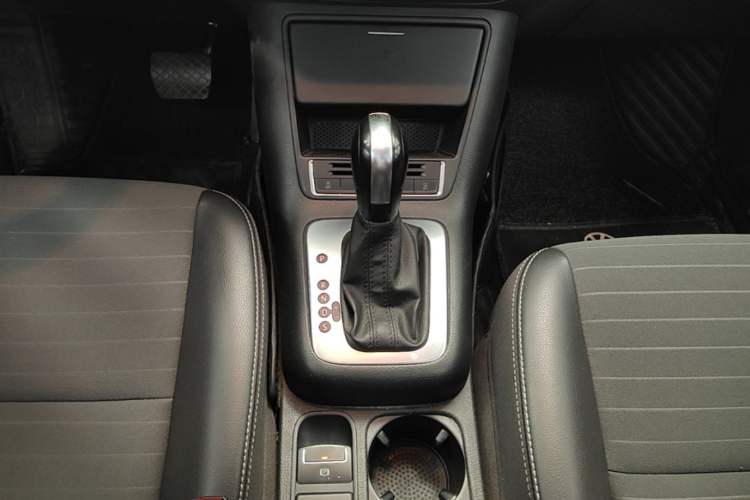 Used Volkswagen Tiguan 2016 300TSI Automatic Two-Wheel Drive Trend Edition Gear Lever