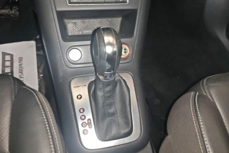 Used Volkswagen Tiguan 2016 300TSI Automatic All-Wheel Drive Luxury Edition Gear Lever