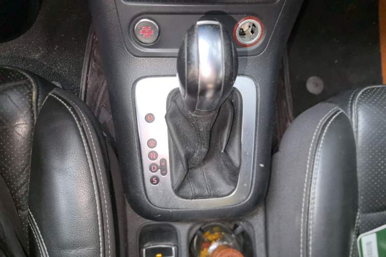 Used Volkswagen Tiguan 2016 300TSI Automatic Two-Wheel Drive Luxury Edition Gear Lever
