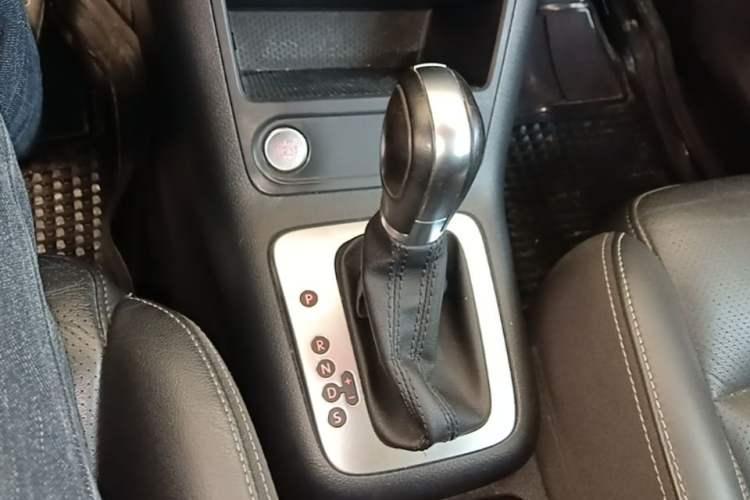 Used Volkswagen Tiguan 2016 300TSI Automatic Two-Wheel Drive Luxury Edition Gear Lever
