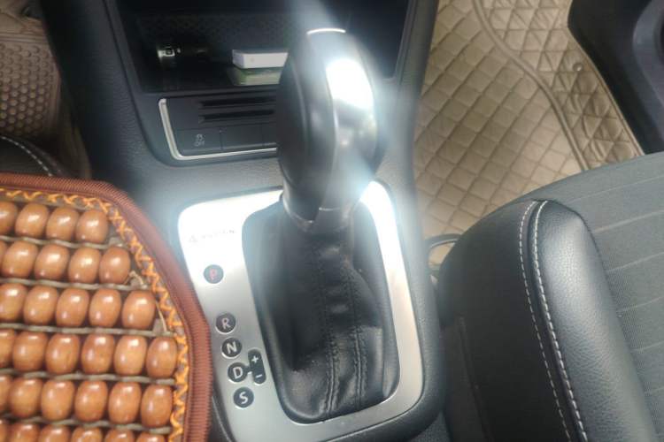 Used Volkswagen Tiguan 2016 300TSI Automatic All-Wheel Drive Fashion Vision Edition Gear Lever