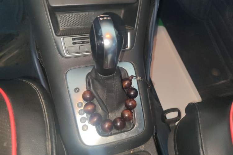 Used Volkswagen Tiguan 2016 280TSI Automatic Two-Wheel-Drive Silk Road Style Edition Gear Lever
