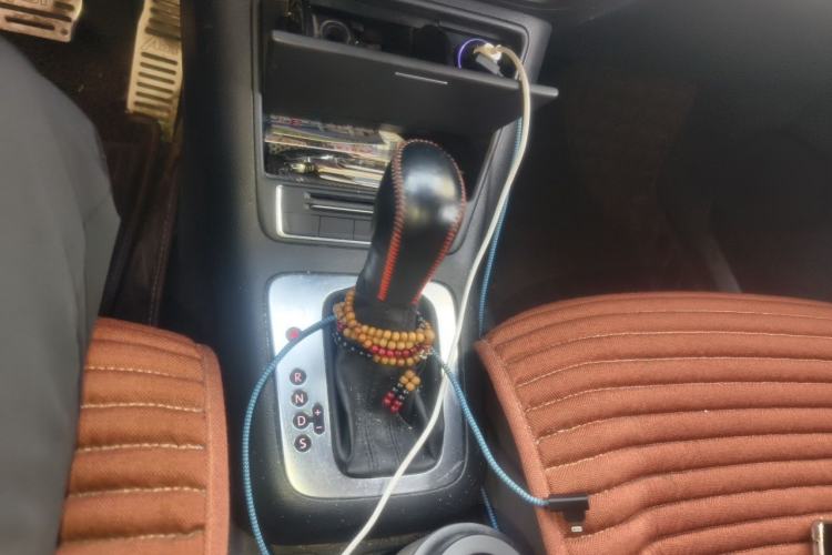 Used Volkswagen Tiguan 2016 300TSI Automatic Two-Wheel Drive Trend Edition Gear Lever