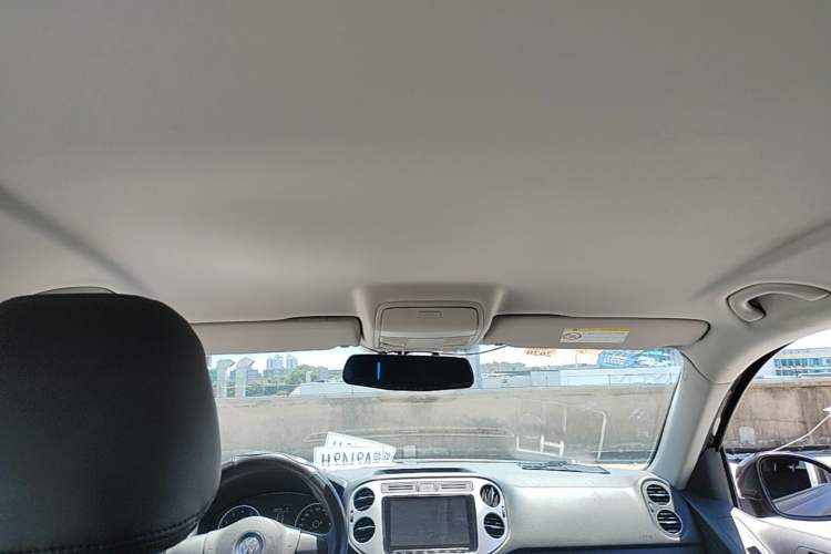 Used Volkswagen Tiguan 2016 300TSI Automatic Two-Wheel Drive Trend Edition Headliner