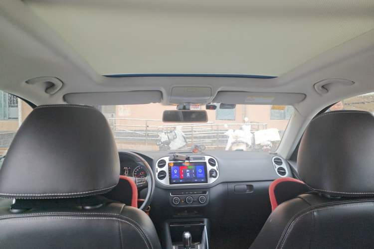 Used Volkswagen Tiguan 2016 300TSI Automatic Two-Wheel Drive Comfort Edition Headliner