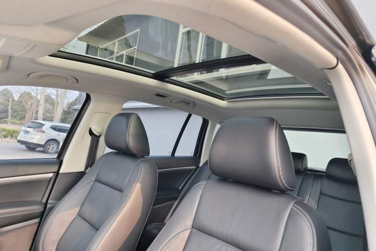 Used Volkswagen Tiguan 2016 300TSI Automatic Two-Wheel Drive Luxury Edition Headliner