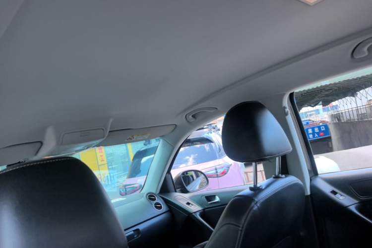 Used Volkswagen Tiguan 2016 280TSI Automatic Two-Wheel-Drive Silk Road Style Edition Headliner