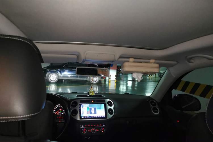 Used Volkswagen Tiguan 2016 300TSI Automatic Two-Wheel Drive Luxury Edition Headliner