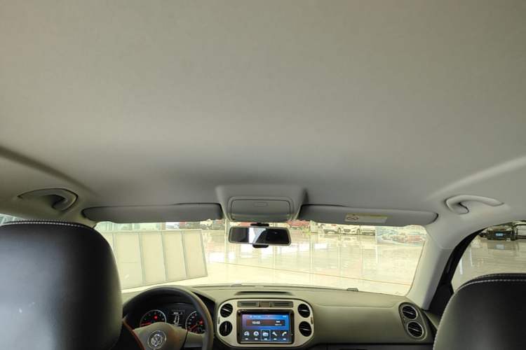 Used Volkswagen Tiguan 2016 300TSI Automatic Two-Wheel Drive Trend Edition Headliner