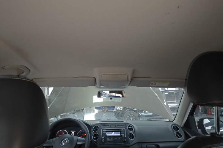 Used Volkswagen Tiguan 2016 280TSI Automatic Two-Wheel-Drive Silk Road Style Edition Headliner