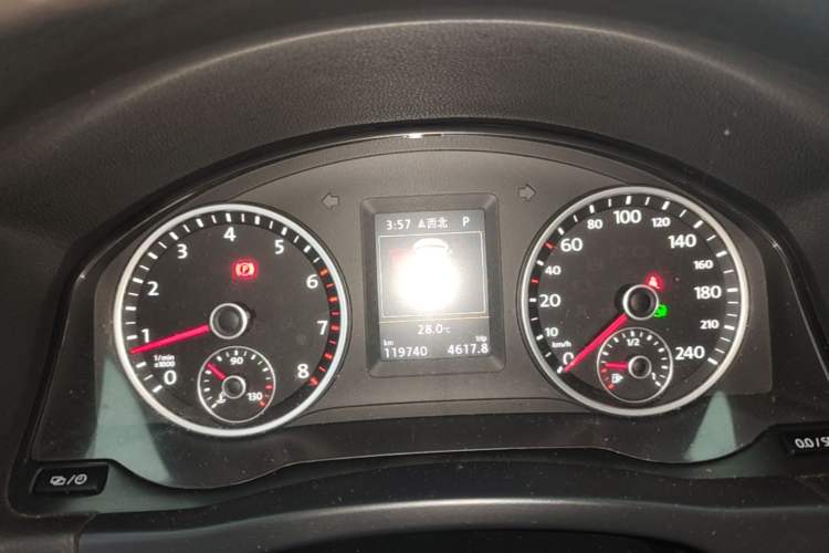 Used Volkswagen Tiguan 2016 300TSI Automatic All-Wheel Drive Luxury Edition Instrument Cluster
