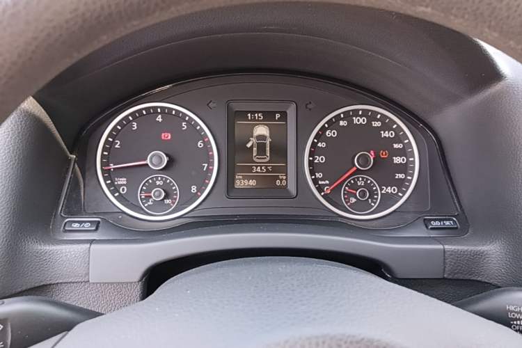 Used Volkswagen Tiguan 2016 280TSI Automatic Two-Wheel-Drive Silk Road Style Edition Instrument Cluster