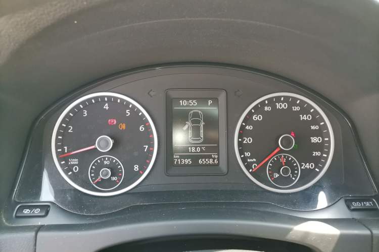 Used Volkswagen Tiguan 2016 280TSI Automatic Two-Wheel-Drive Silk Road Style Edition Instrument Cluster