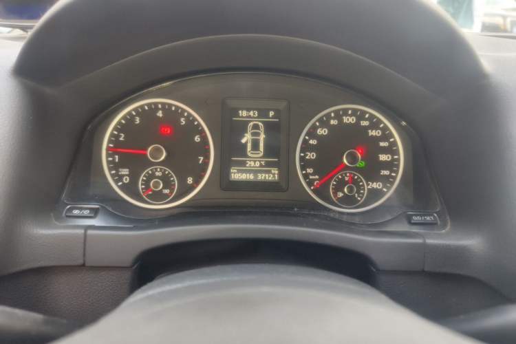 Used Volkswagen Tiguan 2016 300TSI Automatic Two-Wheel Drive Trend Edition Instrument Cluster