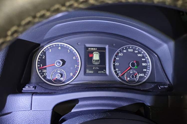 Used Volkswagen Tiguan 2016 300TSI Automatic All-Wheel Drive Luxury Edition Instrument Cluster