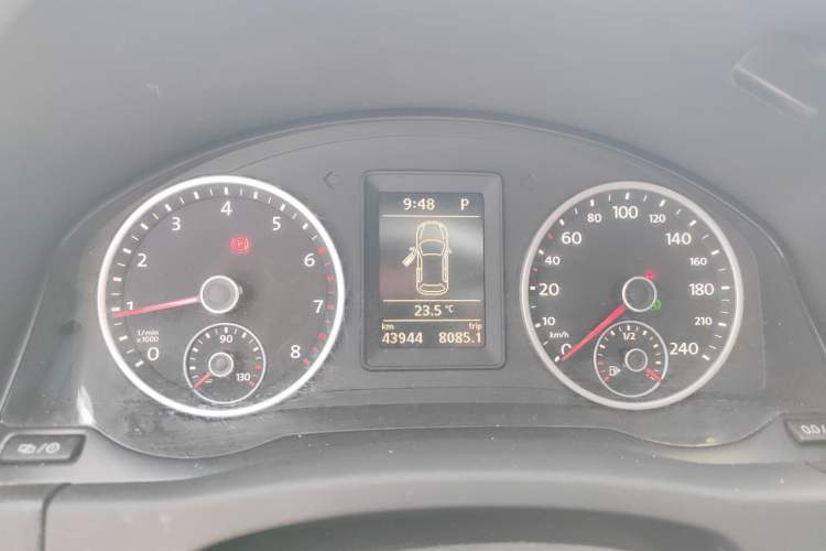 Used Volkswagen Tiguan 2016 300TSI Automatic Two-Wheel Drive Comfort Edition Instrument Cluster