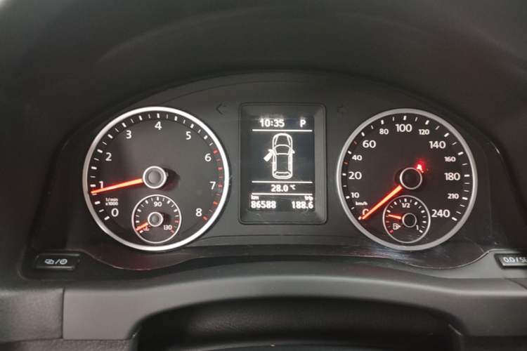 Used Volkswagen Tiguan 2016 280TSI Automatic Two-Wheel-Drive Silk Road Style Edition Instrument Cluster