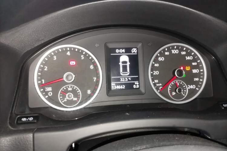 Used Volkswagen Tiguan 2016 280TSI Automatic Two-Wheel-Drive Silk Road Style Edition Instrument Cluster