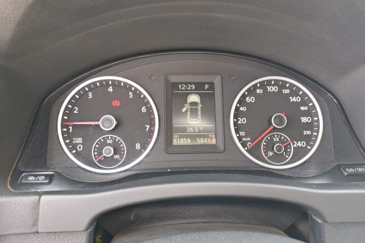 Used Volkswagen Tiguan 2016 280TSI Automatic Two-Wheel Drive Silk Road Comfort Edition Instrument Cluster
