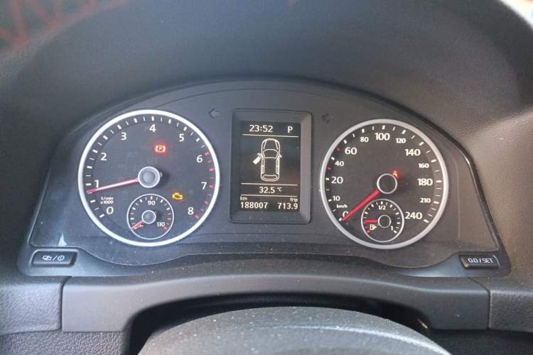 Used Volkswagen Tiguan 2016 300TSI Automatic Two-Wheel Drive Trend Edition Instrument Cluster