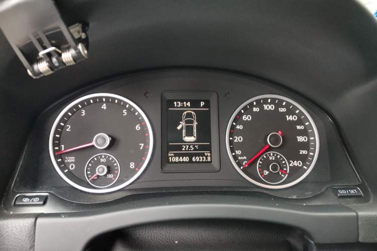 Used Volkswagen Tiguan 2016 280TSI Automatic Two-Wheel-Drive Silk Road Style Edition Instrument Cluster