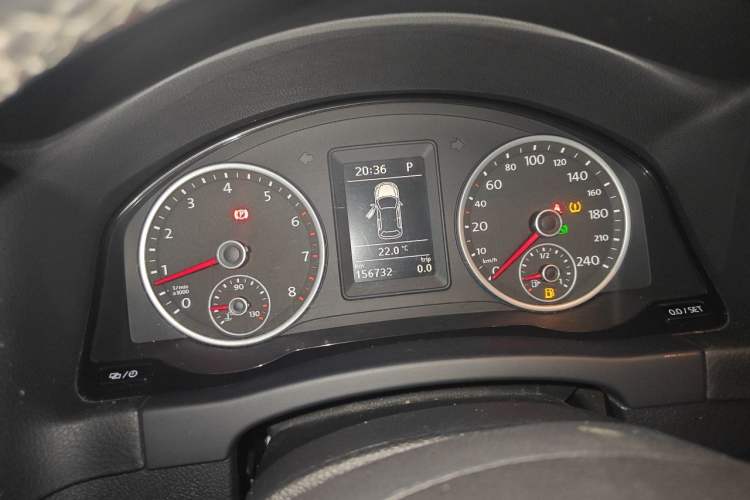 Used Volkswagen Tiguan 2016 280TSI Automatic Two-Wheel Drive Silk Road Comfort Edition Instrument Cluster