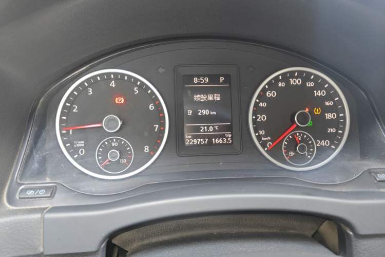 Used Volkswagen Tiguan 2016 300TSI Automatic Two-Wheel Drive Comfort Edition Instrument Cluster