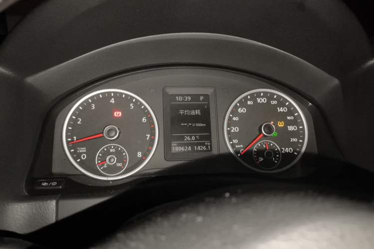 Used Volkswagen Tiguan 2016 280TSI Automatic Two-Wheel Drive Silk Road Comfort Edition Instrument Cluster