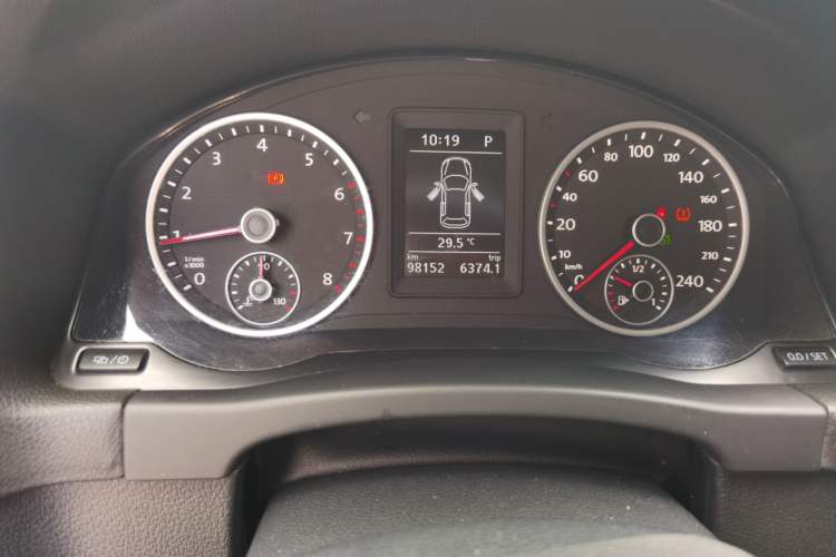 Used Volkswagen Tiguan 2016 280TSI Automatic Two-Wheel-Drive Silk Road Style Edition Instrument Cluster